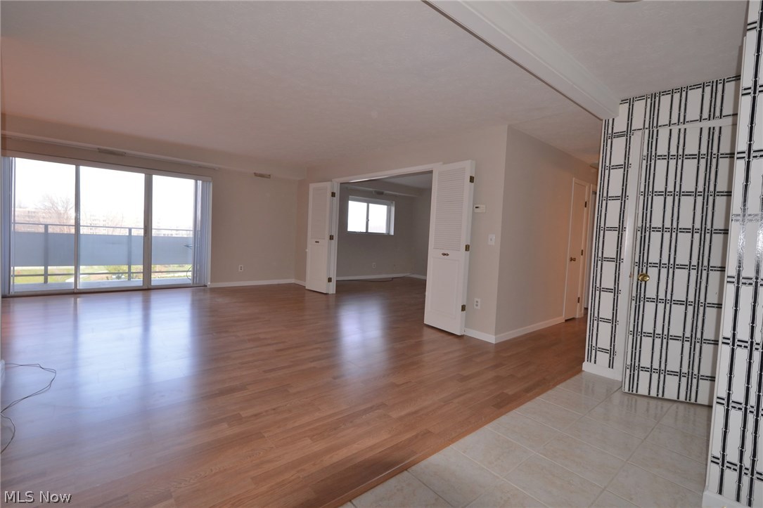 Acacia/Green Condo - Residential