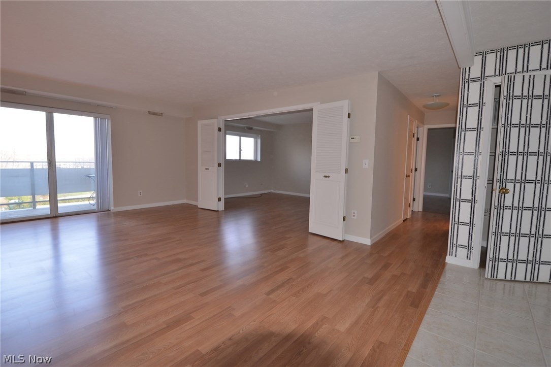 Acacia/Green Condo - Residential