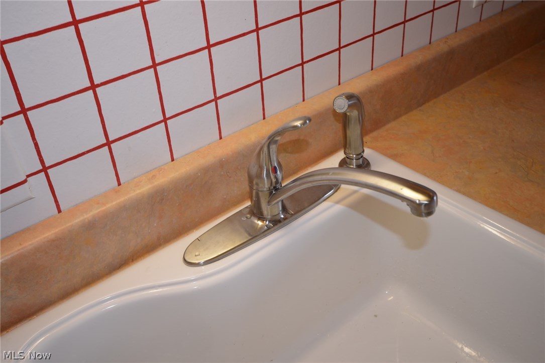 Acacia/Green Condo - Residential