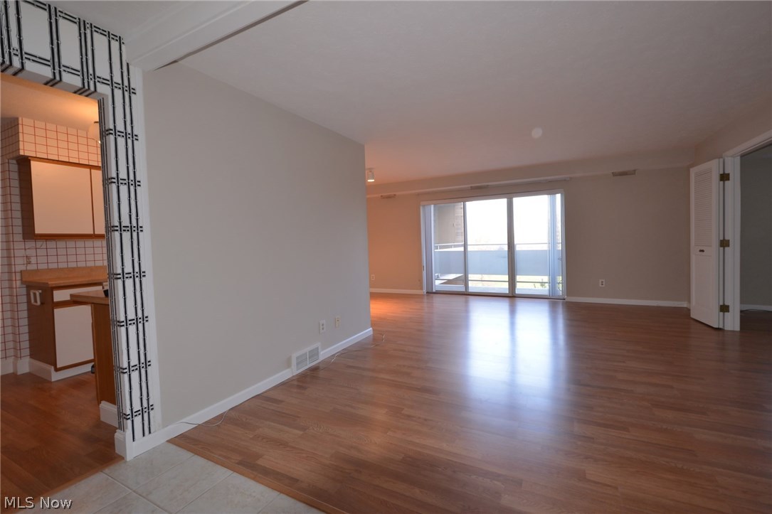 Acacia/Green Condo - Residential