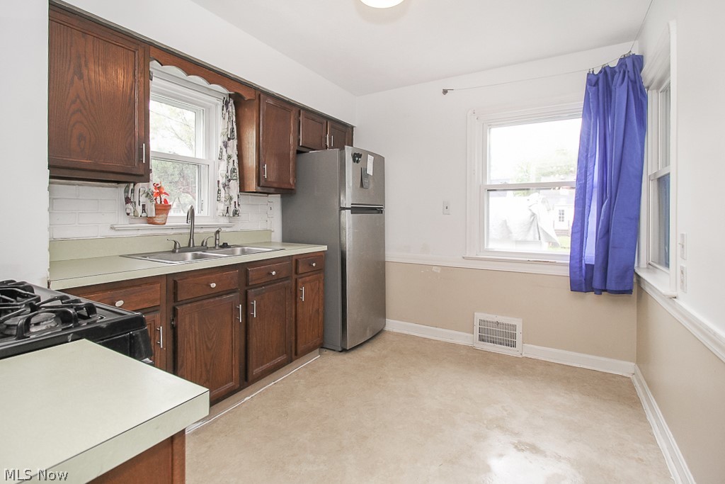 Riverside-Manor - Residential