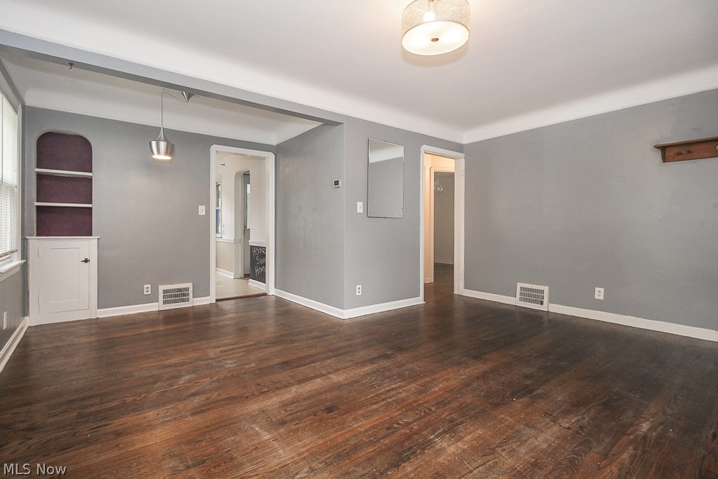 Riverside-Manor - Residential