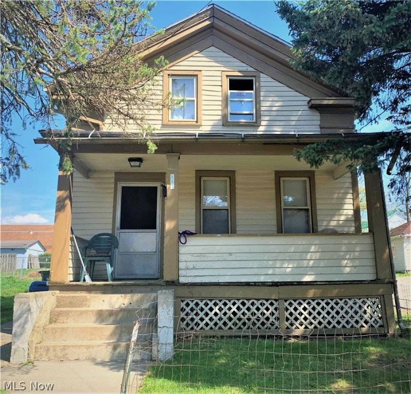 Great Ravenna Rental conveniently located featuring one 2 bedroom 1 bath unit currently rented to a long term tenant. A second 1 bedroom 1 bath unit is vacant, ready to be rented. Great income producing property, call with any questions, schedule a showing today!