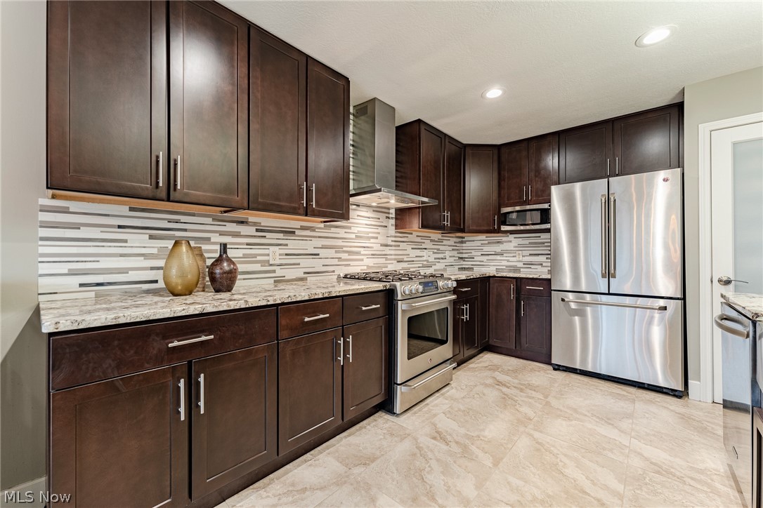 Woods/Auburn Lakes Condo Ph 01 - Residential