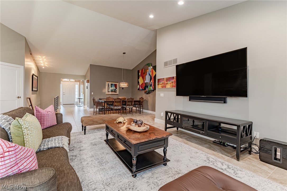 Woods/Auburn Lakes Condo Ph 01 - Residential