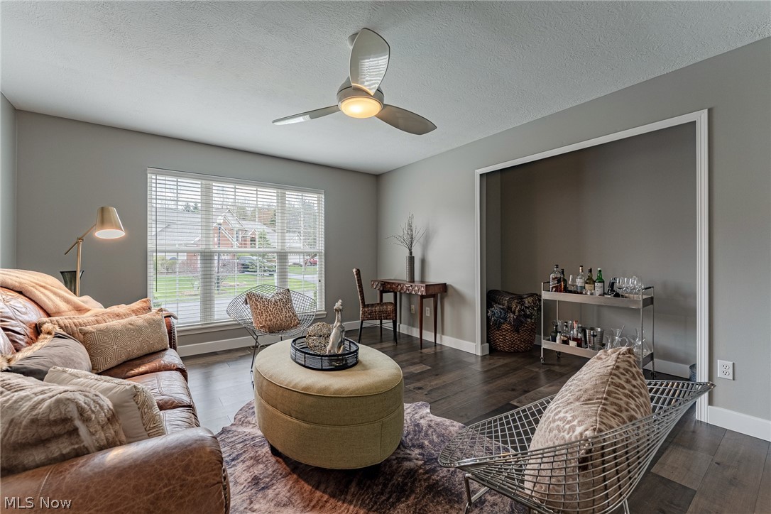 Woods/Auburn Lakes Condo Ph 01 - Residential