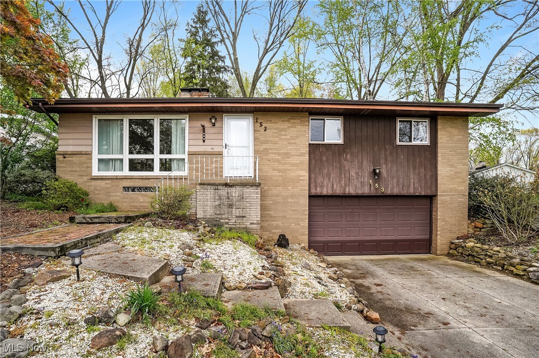 153 Lake Front Drive, Akron, Ohio image 1