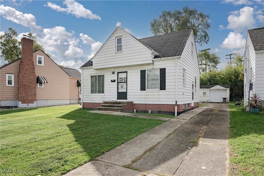 Photo of 6903 Luelda Avenue, Parma, OH 44129 (MLS # 5177640)