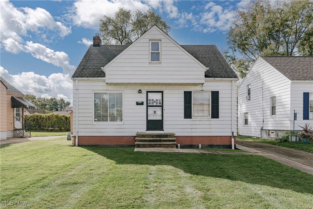 Photo of 6903 Luelda Avenue, Parma, OH 44129 (MLS # 5177640)