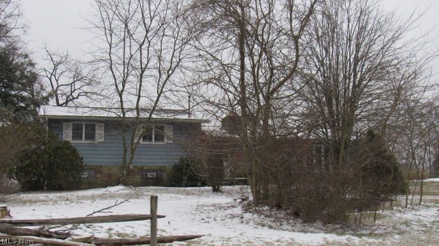 Welcome to this Bi-level home located on almost an acre of land! Located within 7 minutes to town of Wellsburg with convenience of shopping nearby. Enjoy the backyard and private setting with a view from your back deck. Spacious rooms offer a tremendous opportunity for storage. Call today and make this one your next home! Address on outside pillar is 189