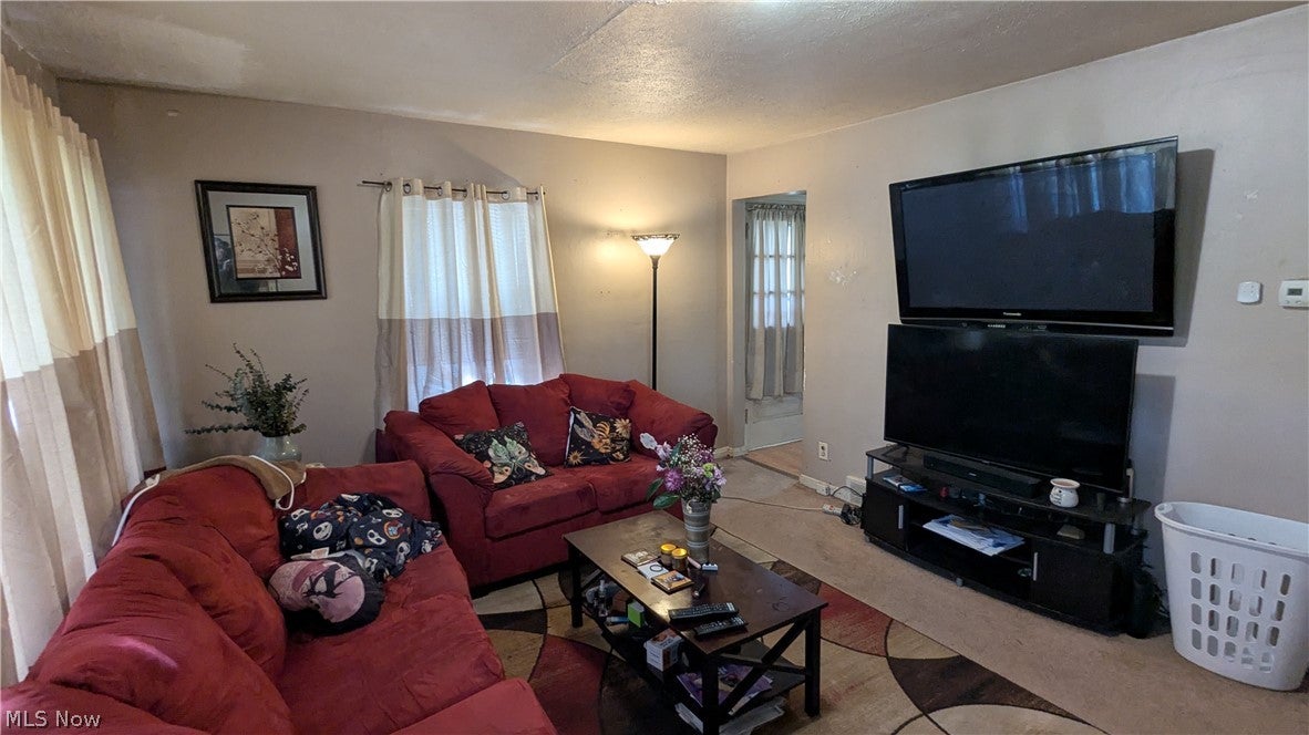 380 Emerald Avenue