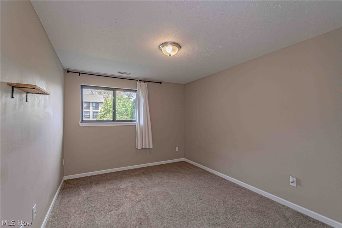 Oak Knolls Condo - Residential