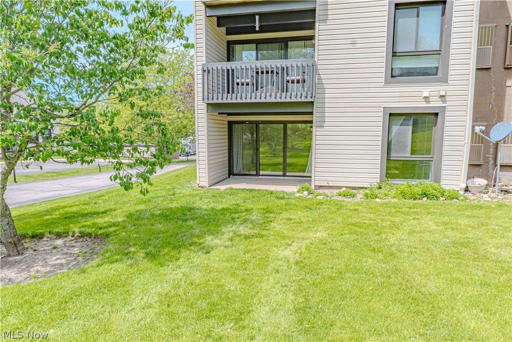 Photo of 6300 Greenwood PKWY #402, Northfield, OH 44067 (MLS # 5209783)