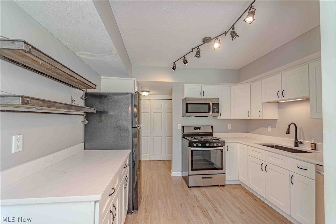 Oak Knolls Condo - Residential