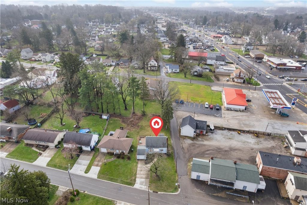 Photo of 1722 39th Street NW, Canton, OH 44709 (MLS # 5199350)