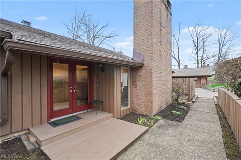 Condo For Sale - 716-7 Claridge Lane<br/> Aurora, OH 44202