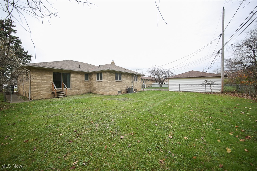 9695 Idlewood Drive, Brooklyn, Ohio image 29