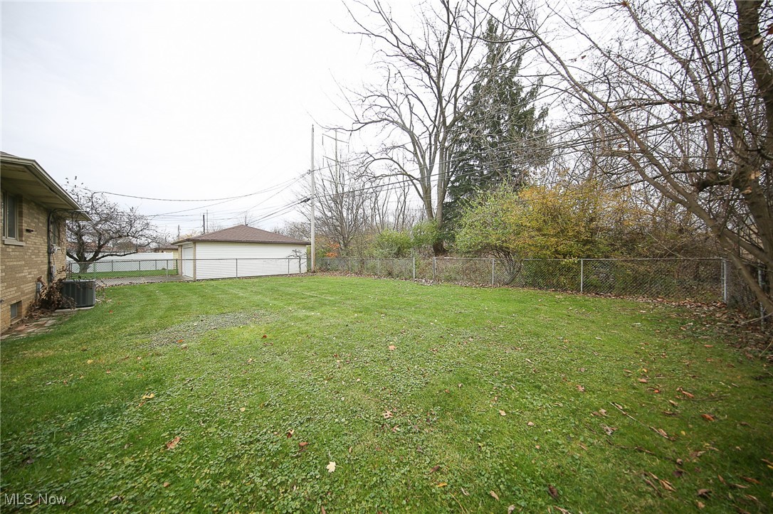 9695 Idlewood Drive, Brooklyn, Ohio image 30