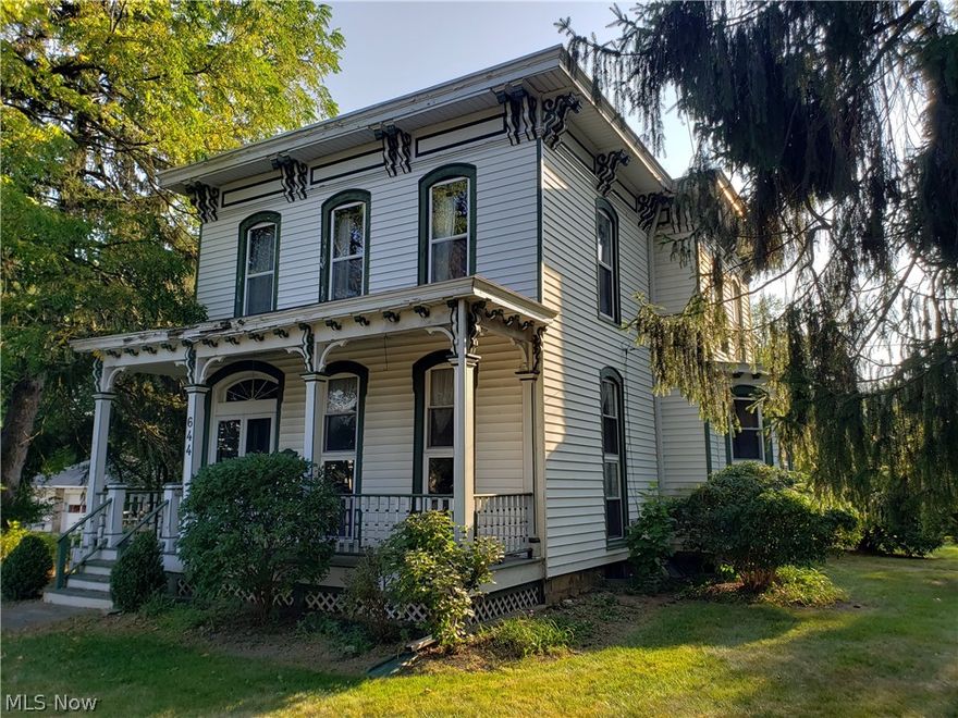 Bring this magnificent 5 bedroom, 2 bathroom, Victorian home back to it's glory! Gorgeous original woodwork throughout including interior doors. Tremendous character throughout! Towering ceilings! 2 staircases! 3 car garage. Possible 5 bedrooms! Once featured in Medina Magazine! Large treed corner lot close to historic Medina Square!