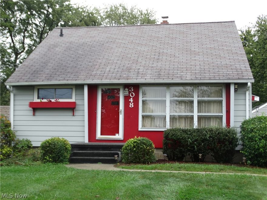 Real plaster, Oak wood floors. Great shape. Large Sun room.