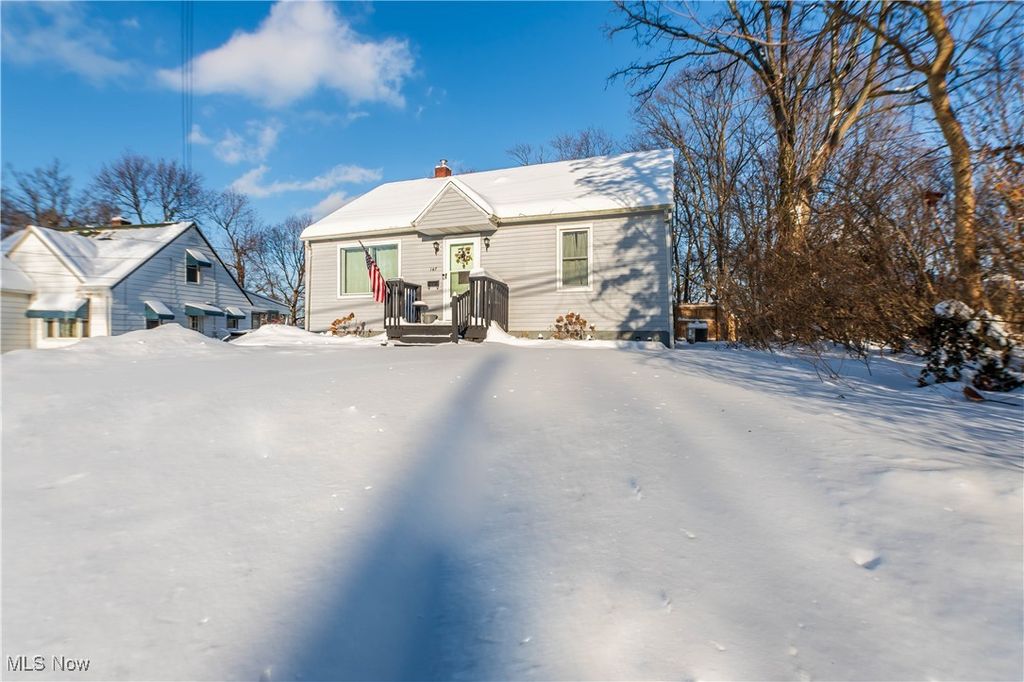 Photo of 147 Woolf Avenue, Akron, OH 44312 (MLS # 5184136)