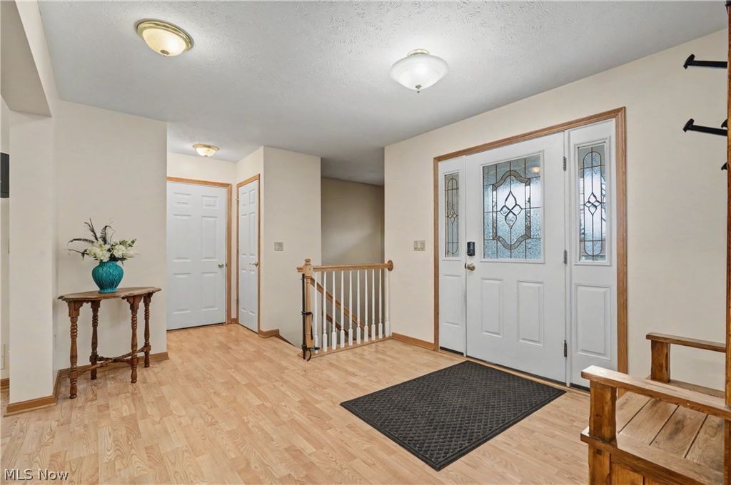 Photo of 374 Spring Grove Drive, Tallmadge, OH 44278 (MLS # 5188921)