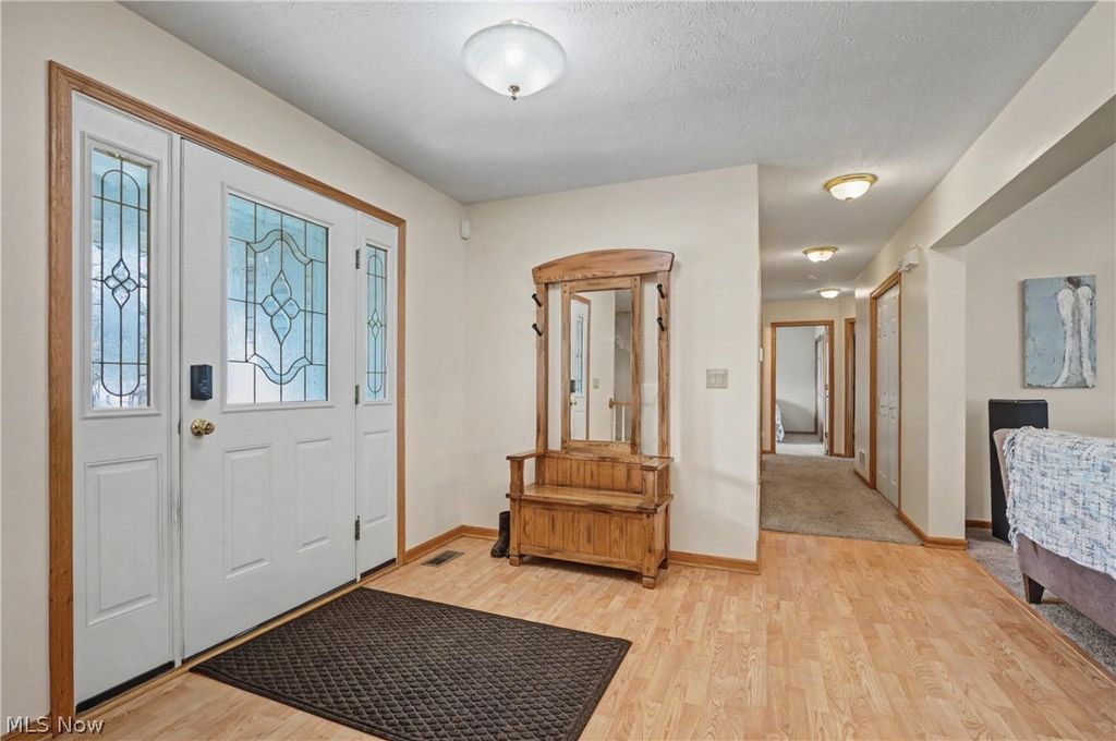 Photo of 374 Spring Grove Drive, Tallmadge, OH 44278 (MLS # 5188921)