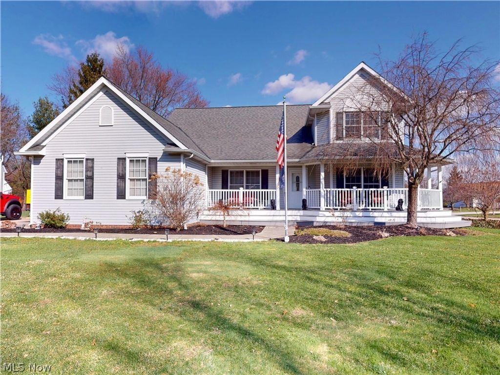 Photo of 6645 Harborside Landing, Mentor, OH 44060 (MLS # 5193691)