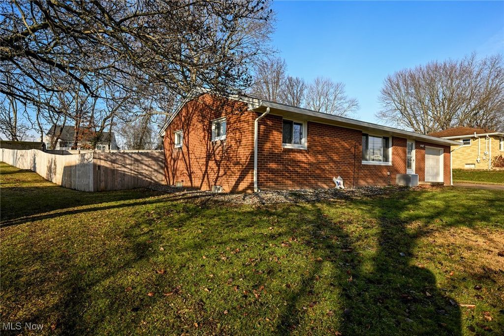 Photo of 1769 22nd Street SW, Massillon, OH 44647 (MLS # 5178501)