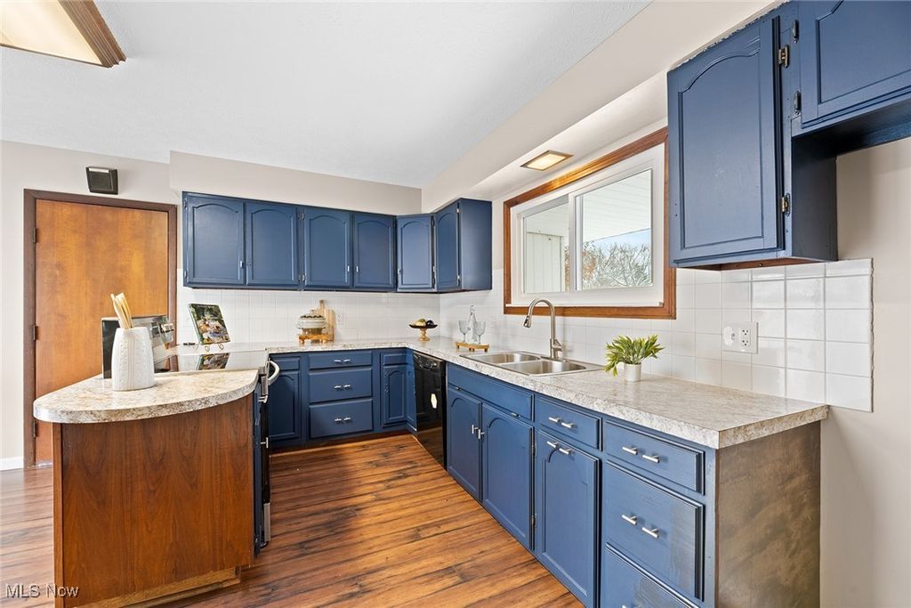 Photo of 2536 Emmons Drive, New Franklin, OH 44216 (MLS # 5175571)