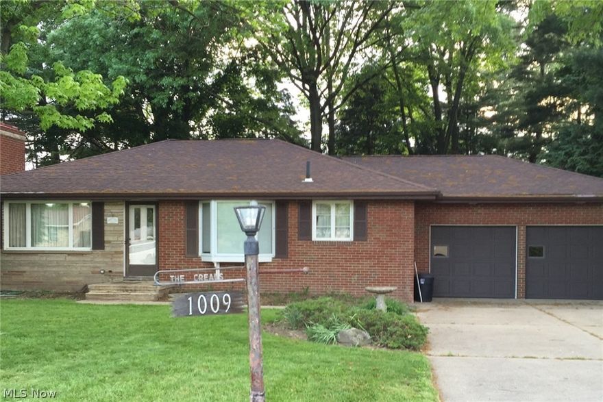 Welcome to 1009 Market St NE located on the north side of the Village of Navarre. Great view of Navarre's Y complex with branch library and ball park  A quality brick and stone ranch with same family ownership since 1957!
New appliances featured in kitchen with adjacent dining area. Updated bathroom on main floor. Original hardwood floors. Bonus Florida room with temperature controls & direct access from spacious garage.