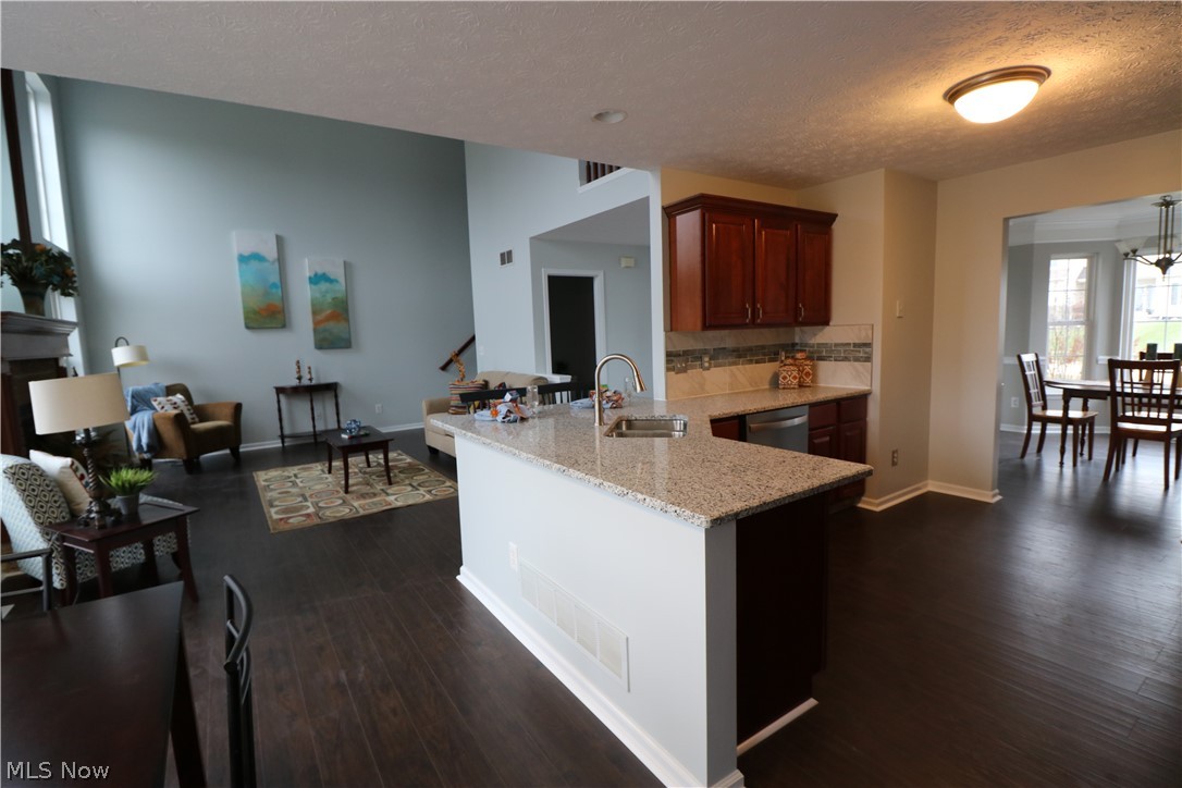 Golden Estate - Residential