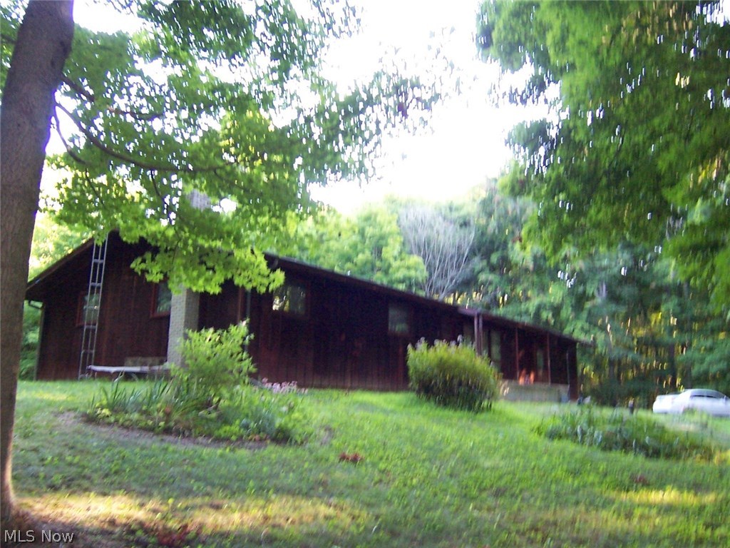 5.6 Acre Ranch tucked in the woods, featuring Barn, Sugar House