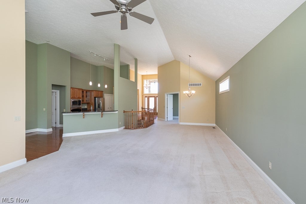 22238 North Trail