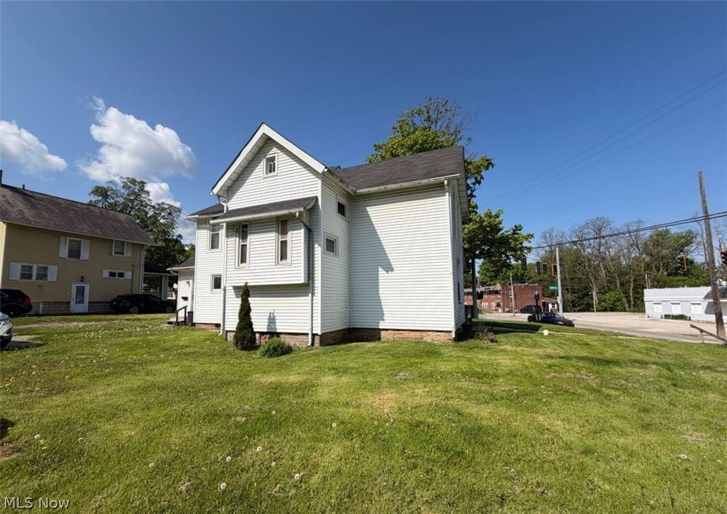 Photo of 830 Bunker Hill Road, Ashtabula, OH 44004 (MLS # 5208933)