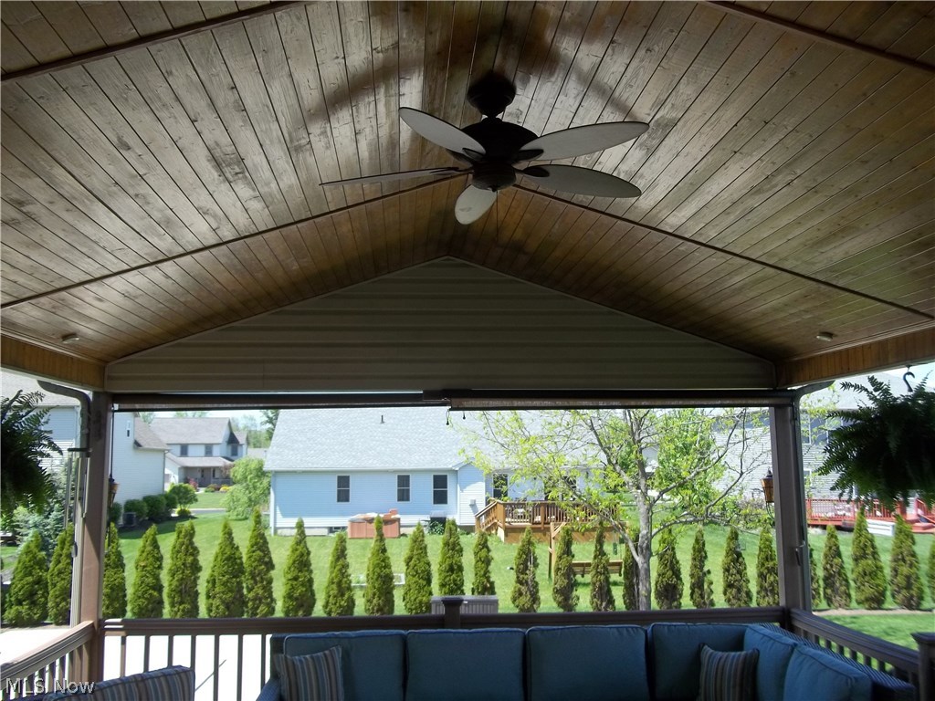 Carrousel Corners 1 - Residential