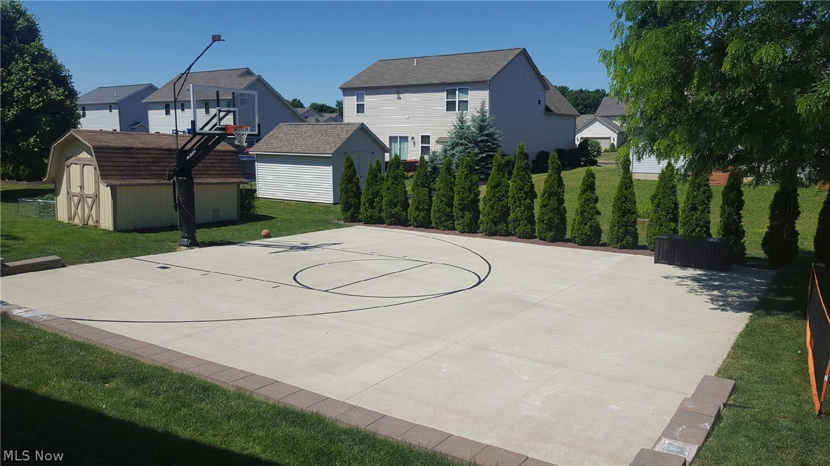 Carrousel Corners 1 - Residential