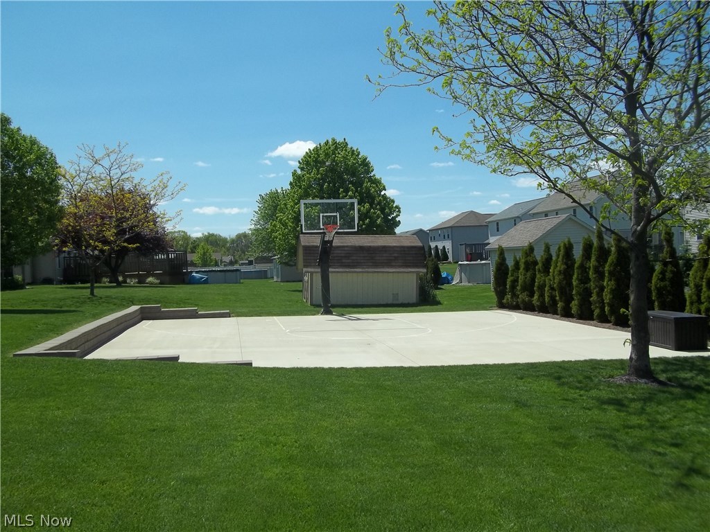 Carrousel Corners 1 - Residential