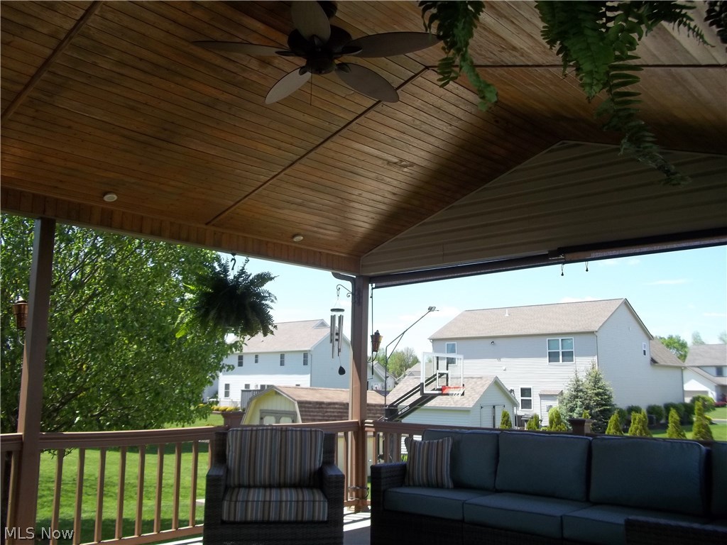 Carrousel Corners 1 - Residential