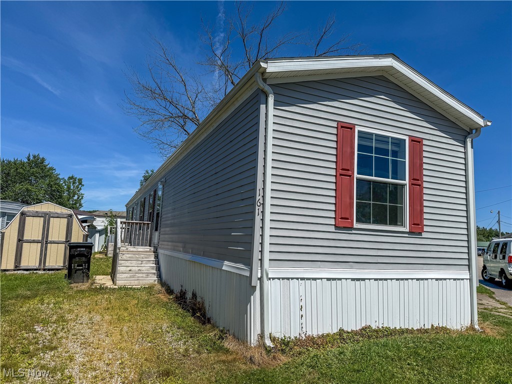 Don’t miss this opportunity to own a newer home in the heart of Chardon. Built in 2021, this modern farmhouse-style manufactured home is located in the well-maintained Jacques Mobile Home Park and offers a great mix of charm and functionality.
Inside, you'll find a spacious open floor plan that combines the living room, dining area, and kitchen—perfect for everyday living and entertaining. The kitchen features modern cabinetry and comes with most appliances included. The primary bedroom has its own full bath and walk-in closet, and there are two additional bedrooms plus another full bath.
If you're looking for a move-in ready home with plenty of space and a fresh, updated feel, this one is worth a look.