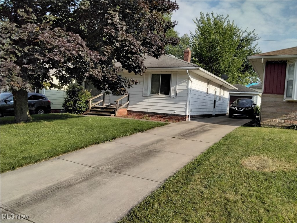 Tenant occupied 24 hour notice required for all showings!