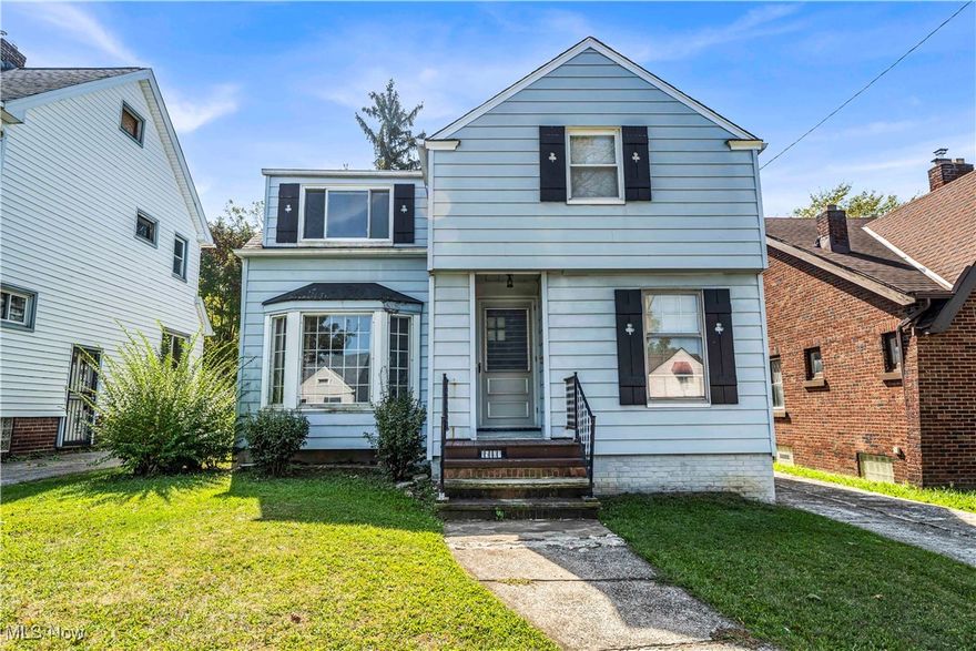 15102 Edgewood Ave | UP, Cleveland - Spacious 2-bed 1-bath multi-family home! //

$ 800 rent / $ 800 deposit //
$55 application fee per adult //
1-2 pets OK in this unit. After application pre-approval, a PetScreening is required for any animals to proceed with one of our properties; a PetScreening affidavit is still required if you have no pets. (Some breed restrictions apply per HUD guidelines). //
NO SMOKING //
1 time $139 non-refundable set up fee paid at lease signing //

$35/month required resident benefit package; can include personal property/liability insurance for an additional $10/month for $45/month total. //

After application Pre-Approval 1 applicant per household application is required to fill out a PetScreening application, before being about to proceed with placing a Reservation Fee for one of our properties. You will receive a pre-approval for your application and in order to proceed, the PetScreening is required. Even if you have NO pets - this application must be filled out. One time, non-refundable pet fee of $250-600 per animal applies to all pets & must be paid before or when you pay your first month rent. (No fee for qualified assistance animals). //

Our application is processed through secure site: Findigs, and they require ID and income verification. Without this, your application will not be processed. They offer 24/7 chat support on their application directly if you have any questions. //

BEDROOMS:2 //
BATHROOMS:1 //
APPLIANCES PROVIDED:N/A //
UTILITIES / RESIDENT RESPONSIBILITY: Resident pays gas and electric and is responsible for snow removal. //

Serious inquiries only.
