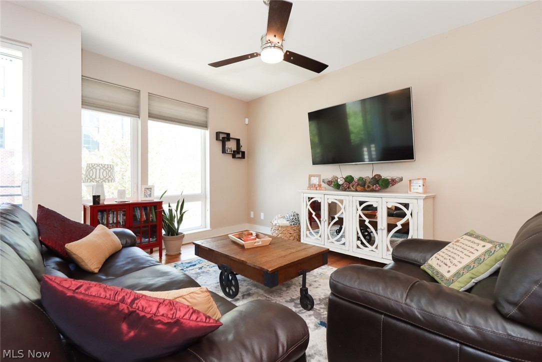 Battery Park Twnhms Condo - Residential