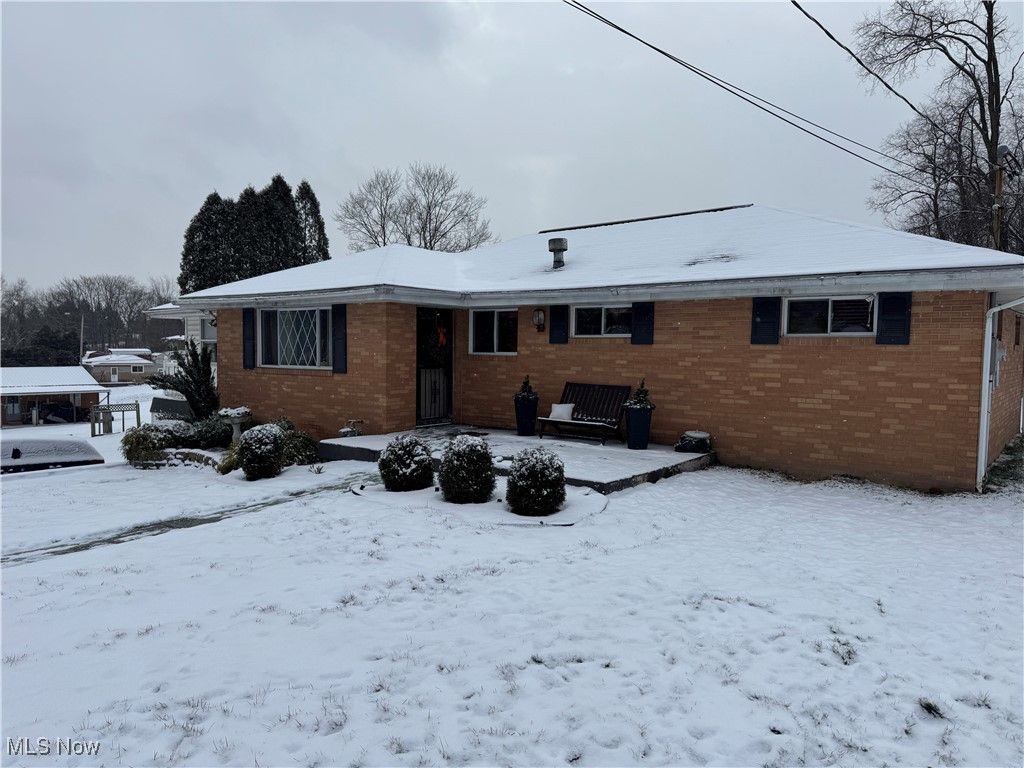Photo of 929 May Road, East Liverpool, OH 43920 (MLS # 5182329)