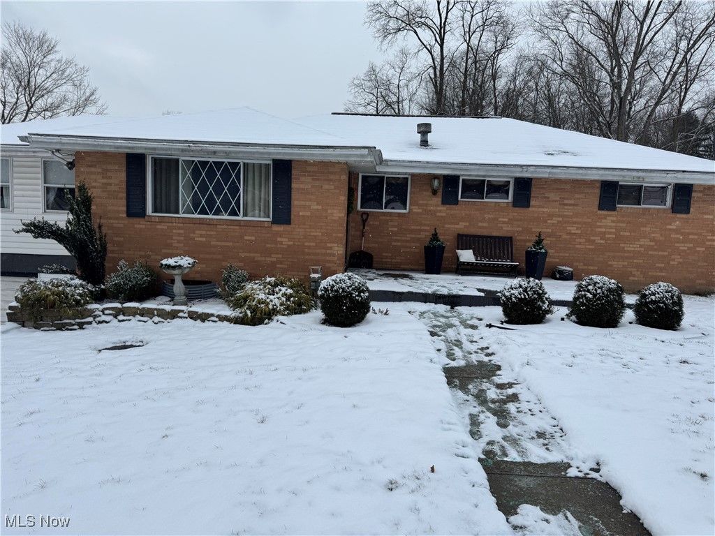 Photo of 929 May Road, East Liverpool, OH 43920 (MLS # 5182329)