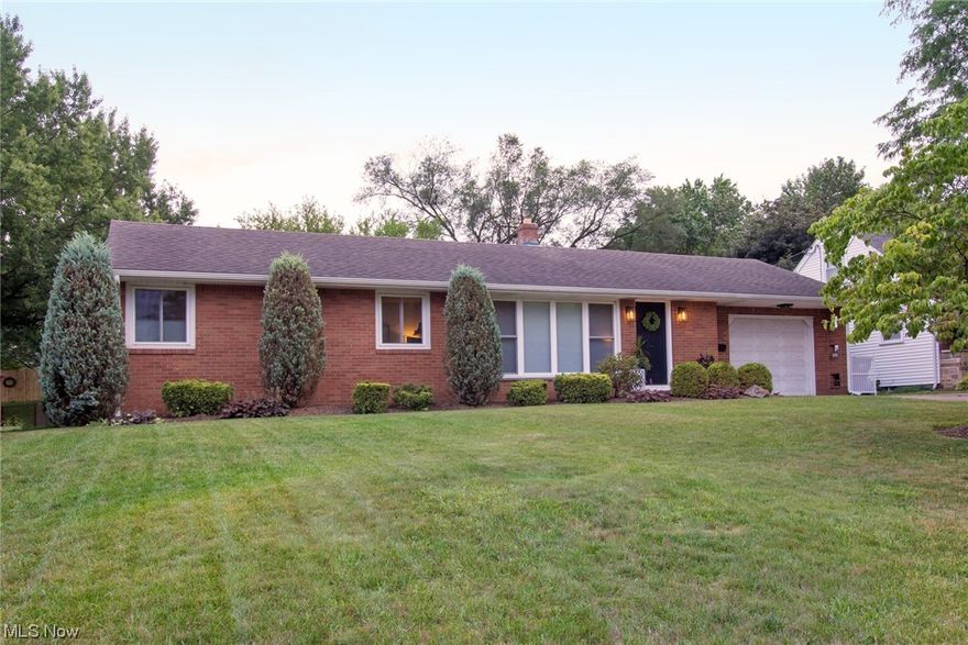 Welcome back to your stunning brick ranch! This home boasts 3 bedrooms with stunning hardwood floors, a full bathroom, and a spacious basement. You'll be thrilled to know that this home has been meticulously maintained, ensuring that you can move in with complete confidence. The backyard is the ultimate space for entertaining during the summer or cozying up with loved ones by the fire during the fall and winter.
You'll love the convenience of this location! The house is situated near shopping centers, schools, restaurants, and even the Football Hall of Fame. You'll have everything you need just a stone's throw away from your doorstep.
UPDATED: WINDOWS 2014,SMART THERMOSTAT 2017, ENTERIOR DOORS 2019, HWT, 2017 WALL OVEN,MICROWAVE,RANGE HOOD, 2019 KITCHEN SINK, FAUCET,GARBAGE DISPOSAL 2020,STAINLESS STEEL REFRIGERATOR 2016. AC SERVICED IN 2021