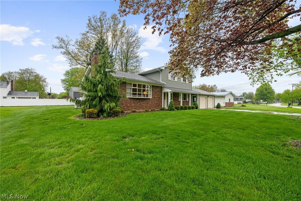 Photo of 1611 Winterhaven Avenue, Ashtabula, OH 44004 (MLS # 5209166)