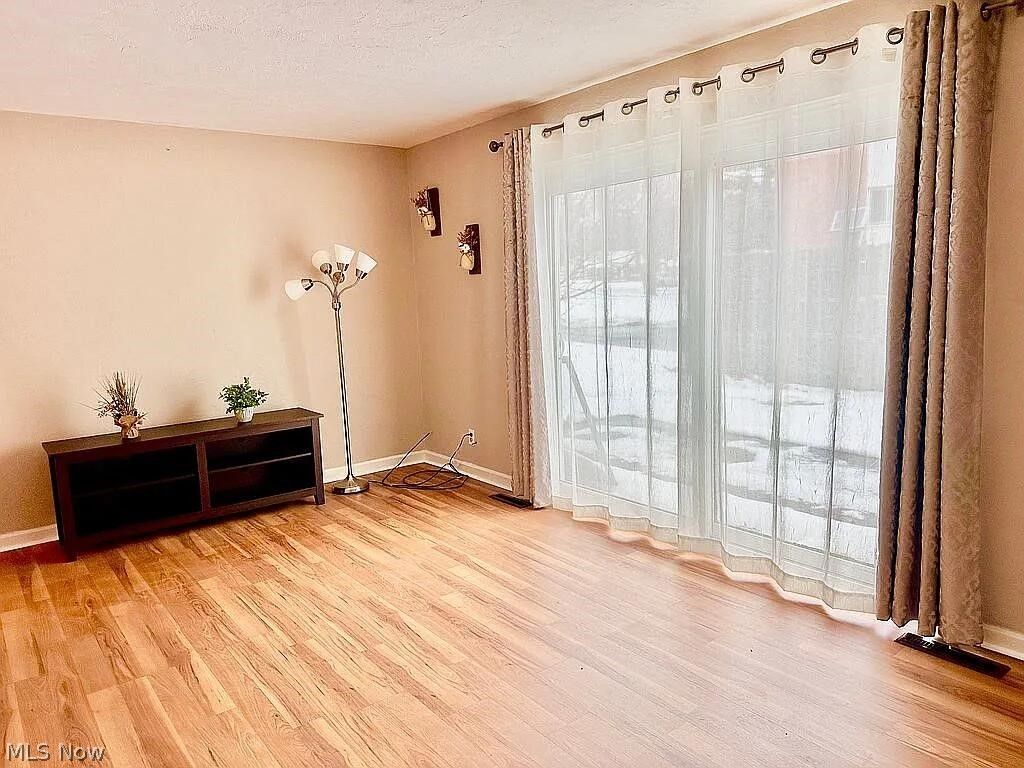 Photo of 101 Chatham Way #101A, Cleveland, OH 44124 (MLS # 5187688)