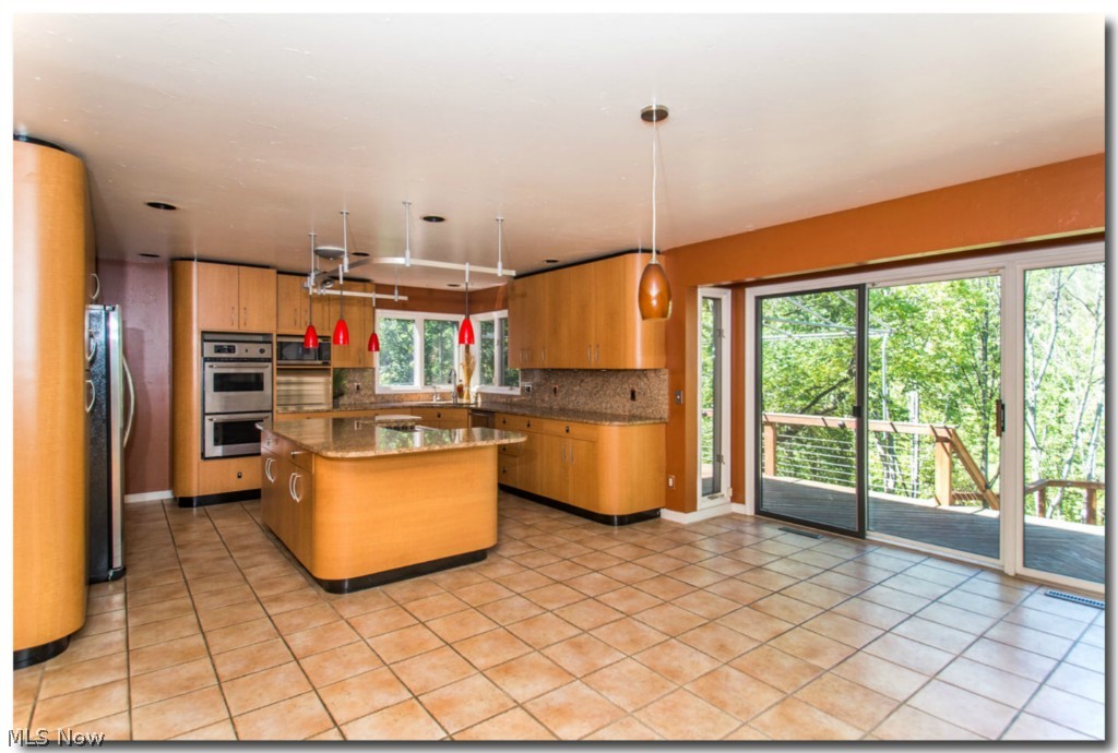 Schlund 01 - Residential Lease