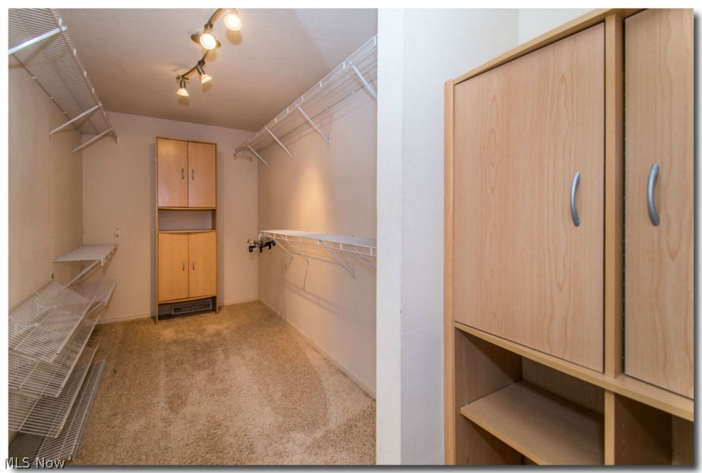 Schlund 01 - Residential Lease